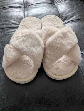 Plush Cross-Band Women’s Slippers - Ivory/Beige